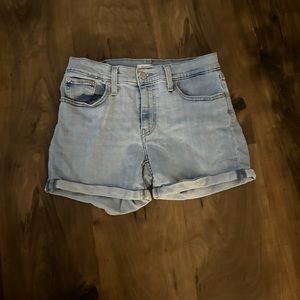 Levi Denizen mid length shorts 28